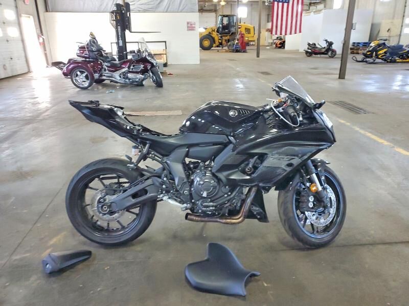 2025 YAMAHA YZF