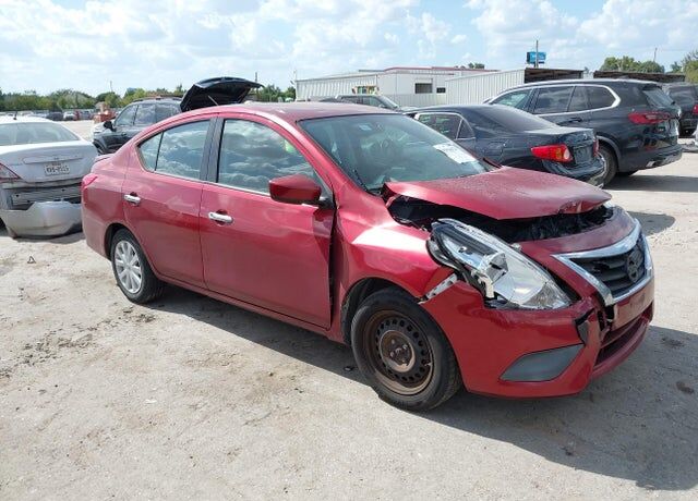 2017 NISSAN Versa