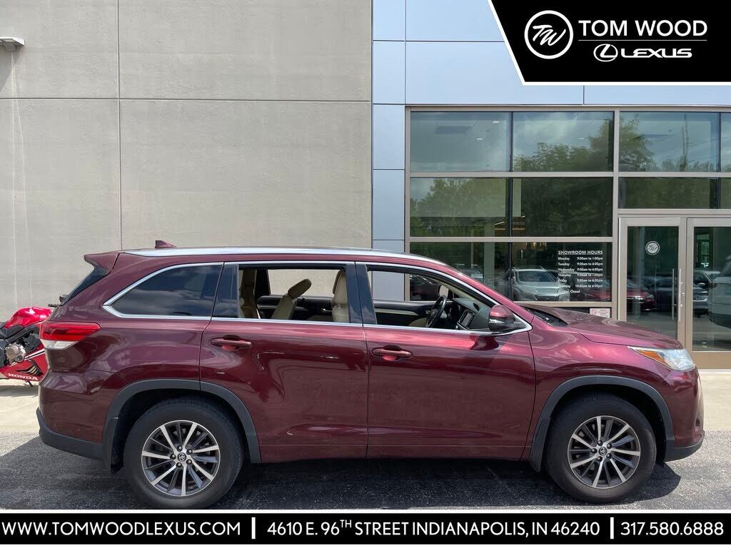 2017 TOYOTA Highlander