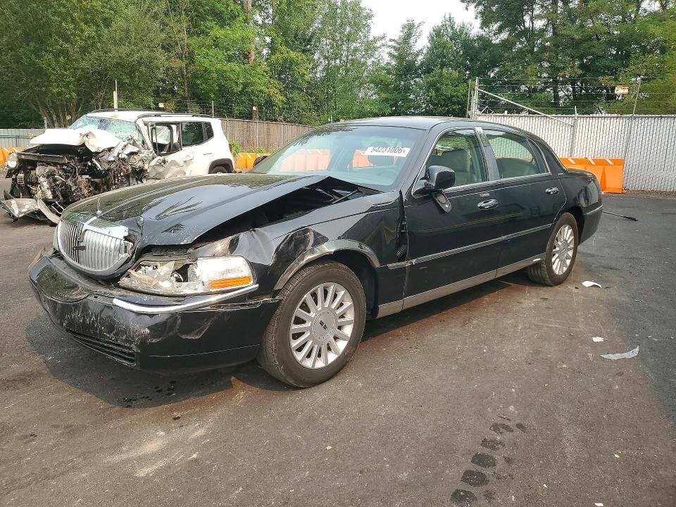 2003 LINCOLN Town Car