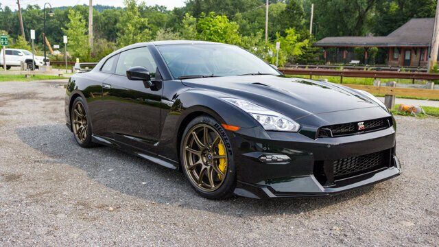 2024 NISSAN GT-R