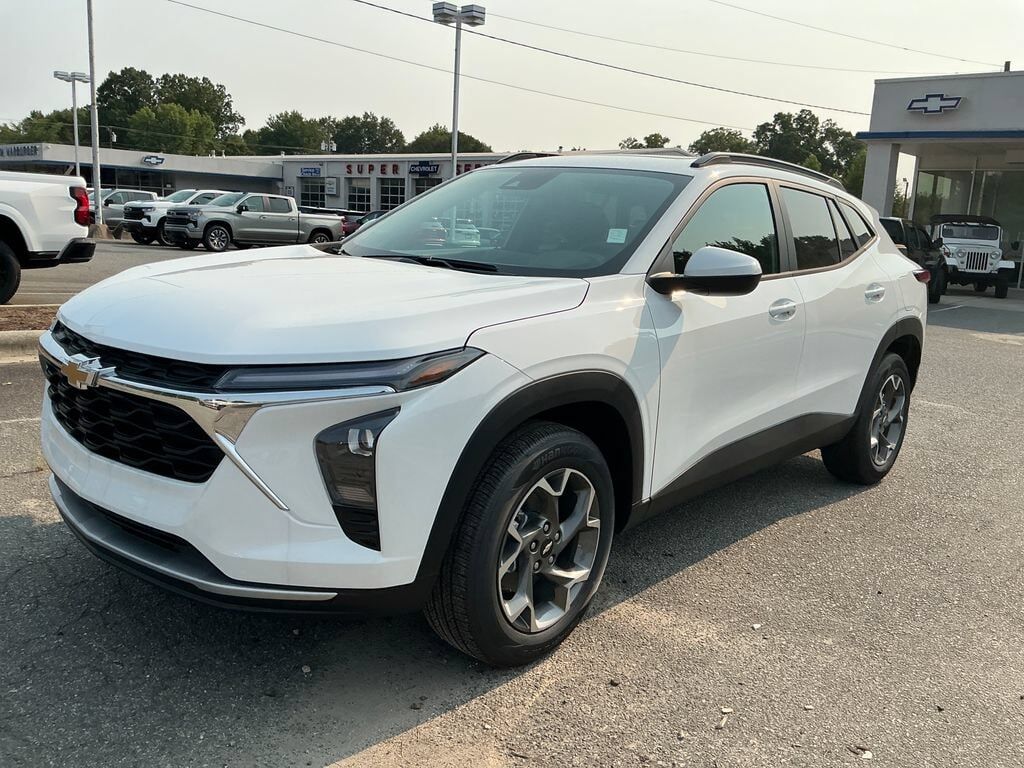 2026 CHEVROLET Trax