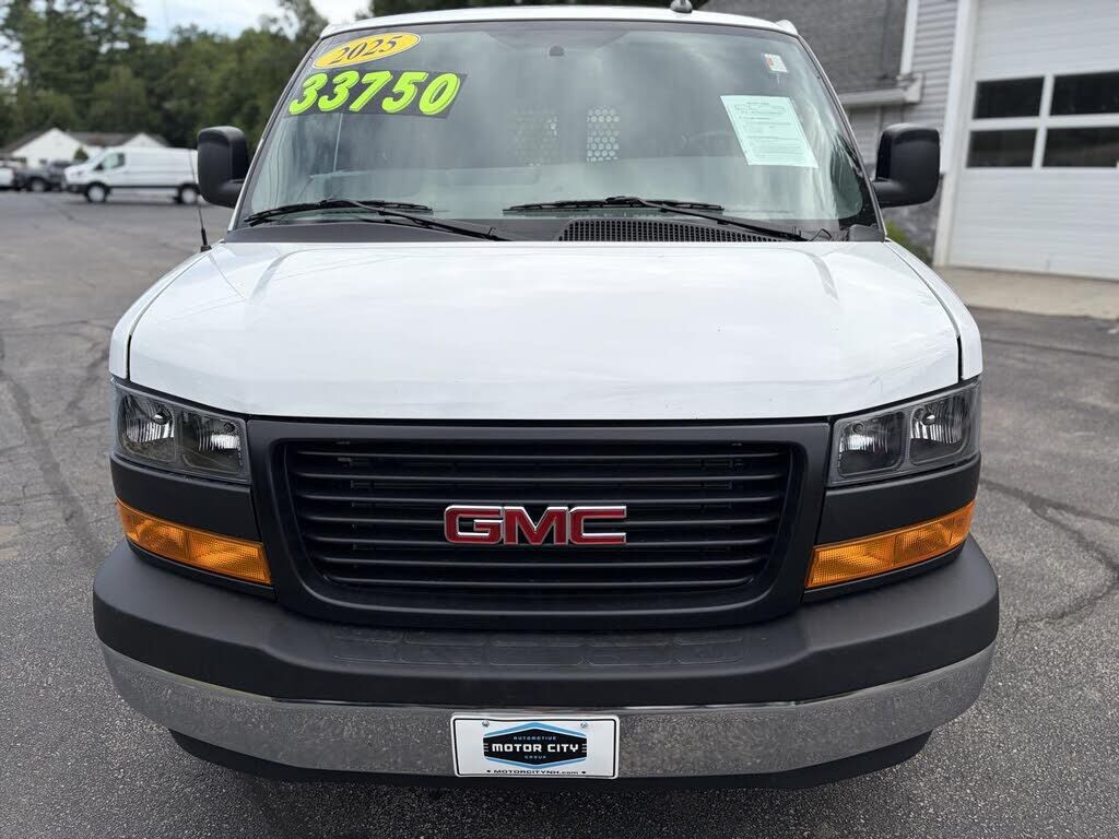 2025 GMC Savana