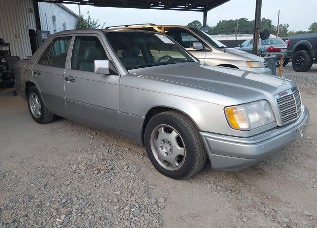 1995 MERCEDES-BENZ E-Class