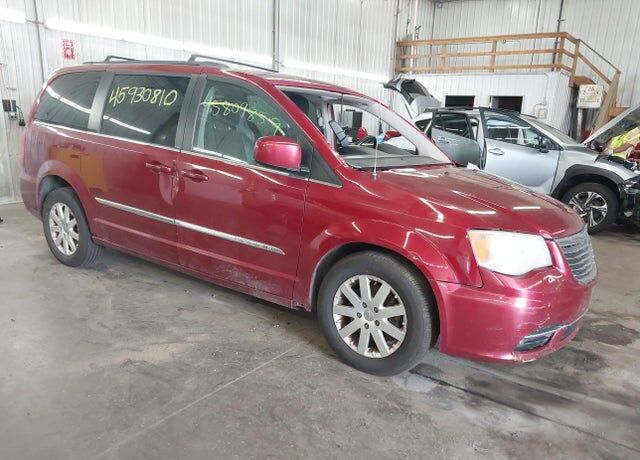 2012 CHRYSLER Town and Country