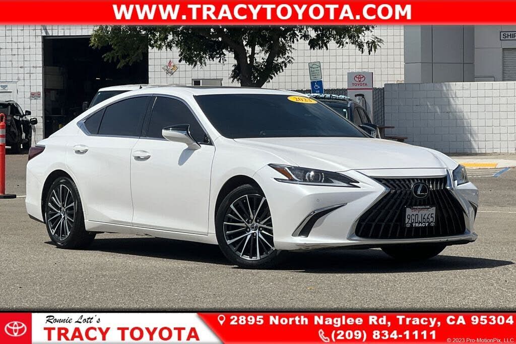 2023 LEXUS ES