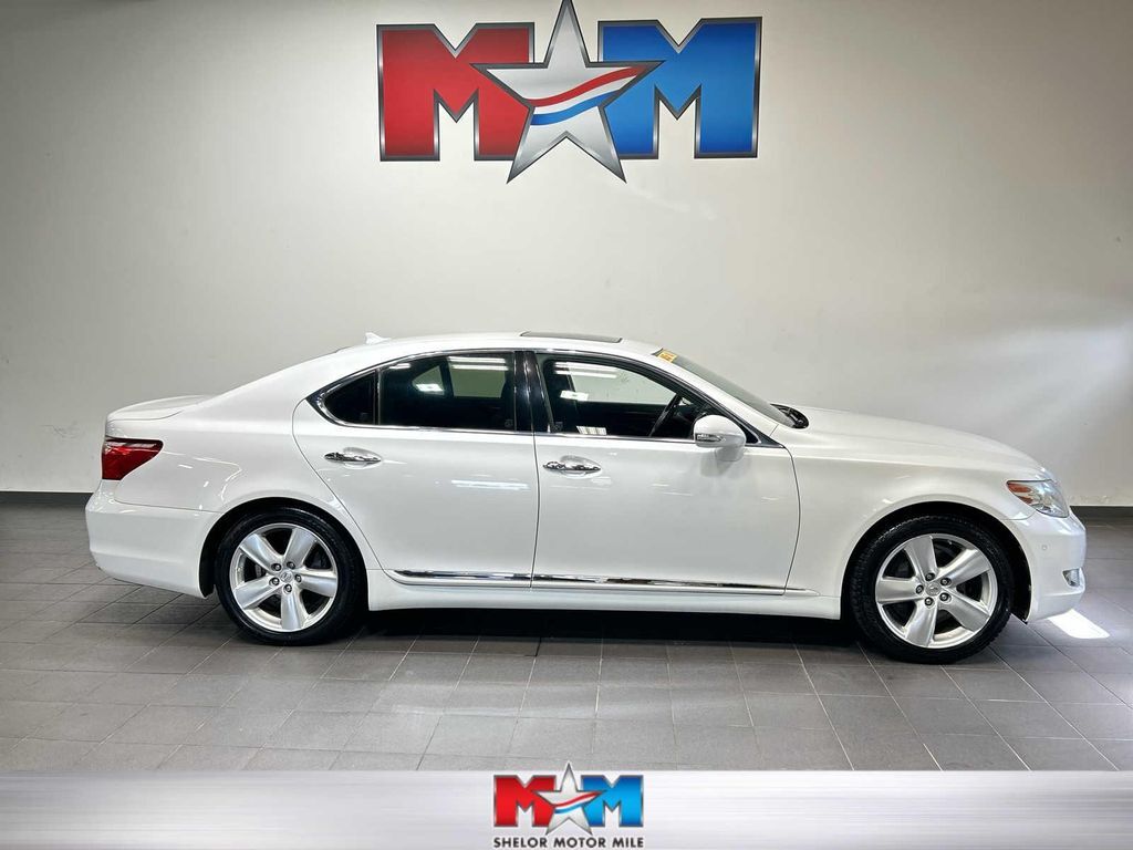 2011 LEXUS LS