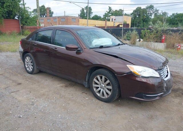 2013 CHRYSLER 200