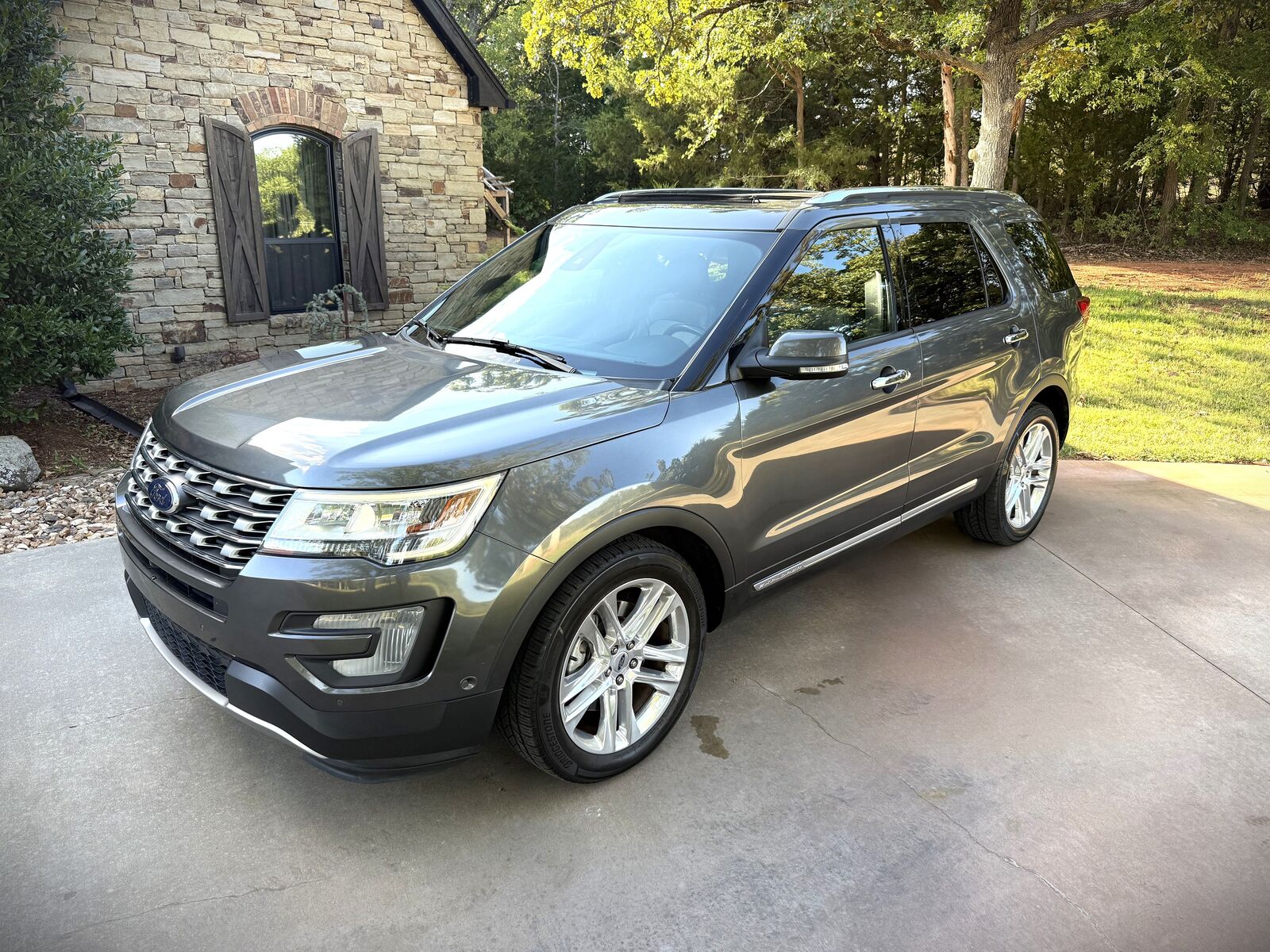 2017 FORD Explorer