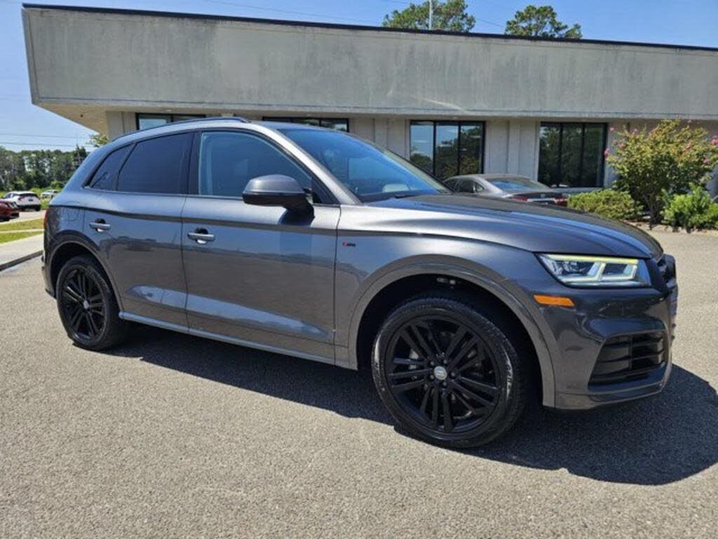 2020 AUDI Q5 e