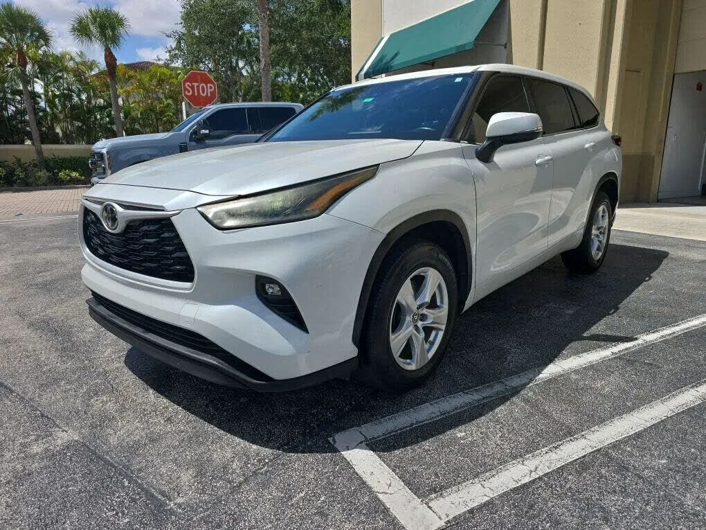 2022 TOYOTA Highlander