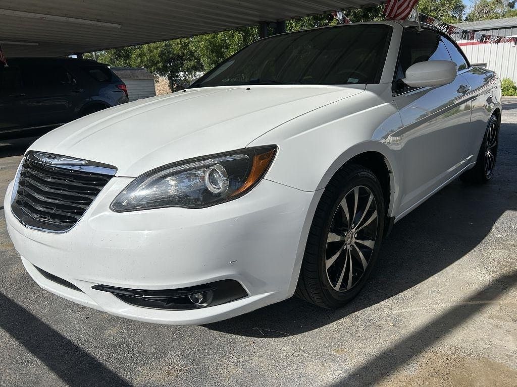 2013 CHRYSLER 200