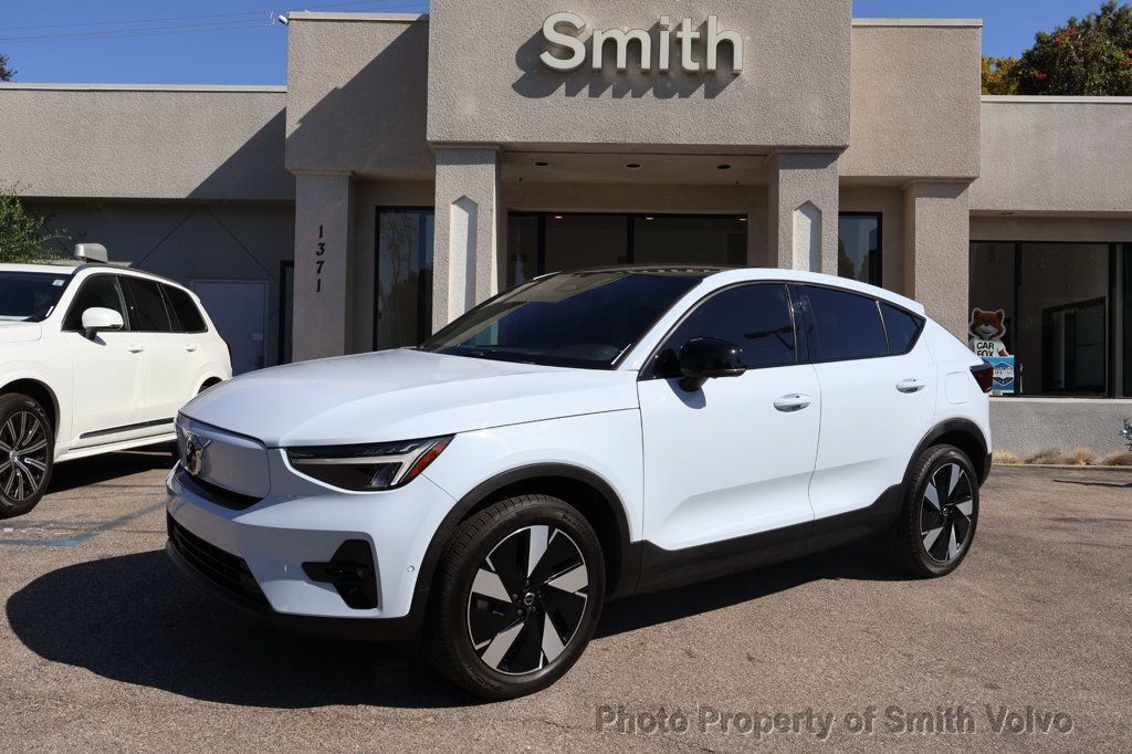 2024 VOLVO C40