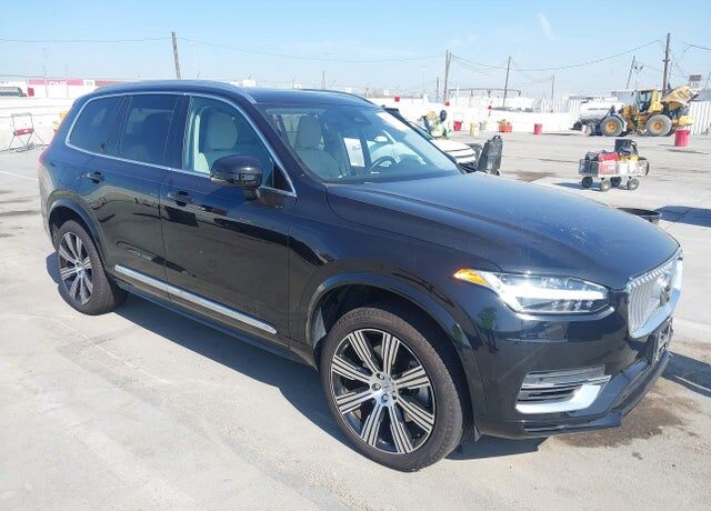 2023 VOLVO XC90