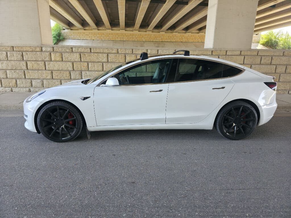 2018 TESLA Model 3