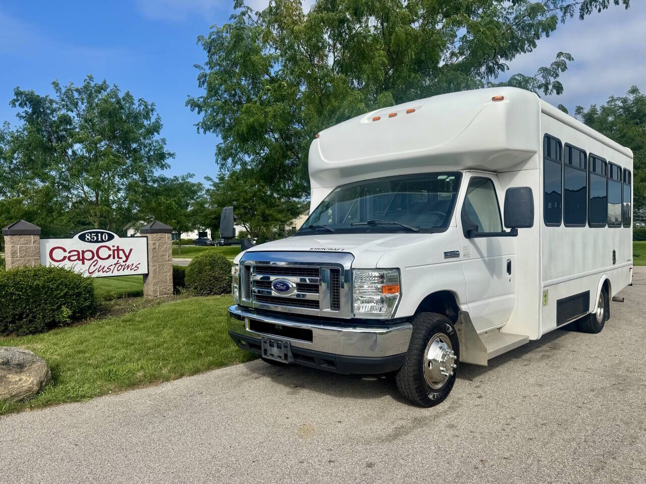 2017 FORD E-350