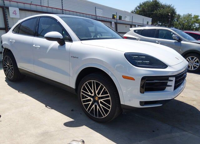 2026 PORSCHE Cayenne