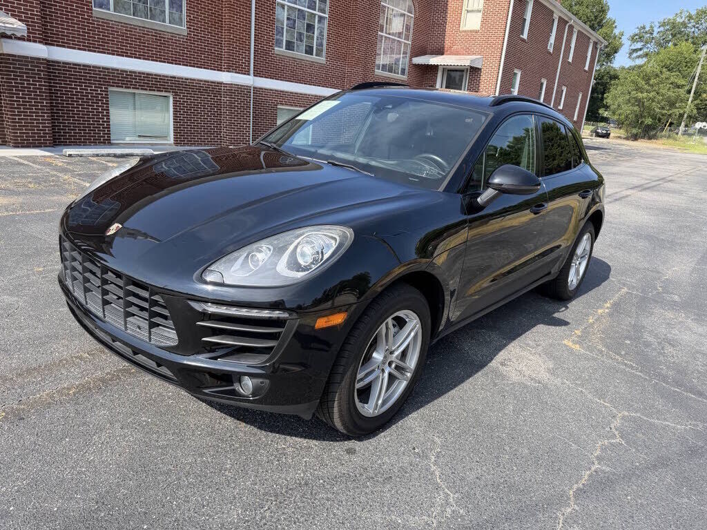 2018 PORSCHE Macan