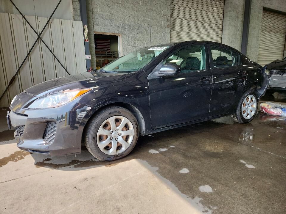 2013 MAZDA Mazda3
