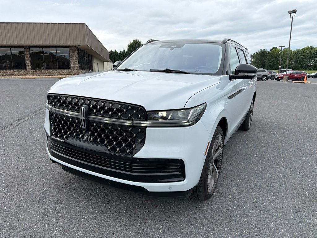 2025 LINCOLN Navigator L