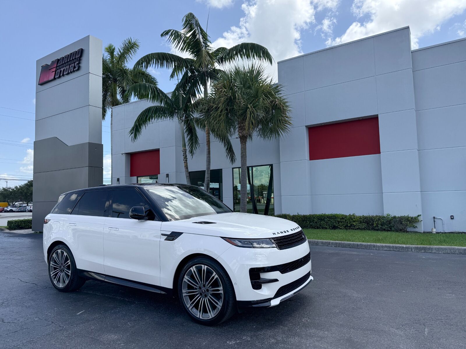 2024 LAND ROVER Range Rover Sport