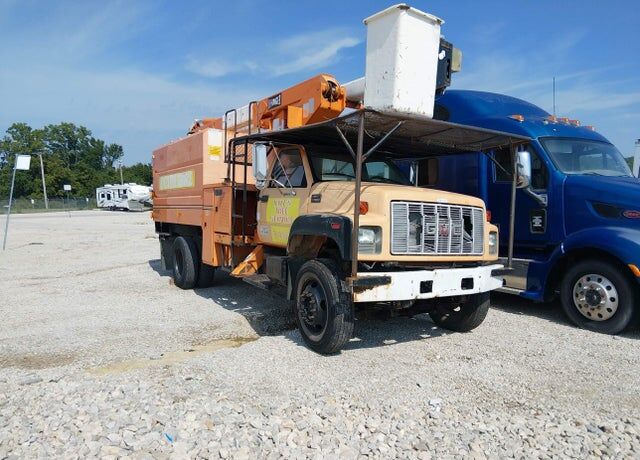 2000 GMC C7