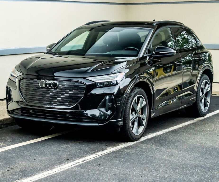 2023 AUDI Q4