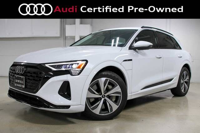 2024 AUDI Q8