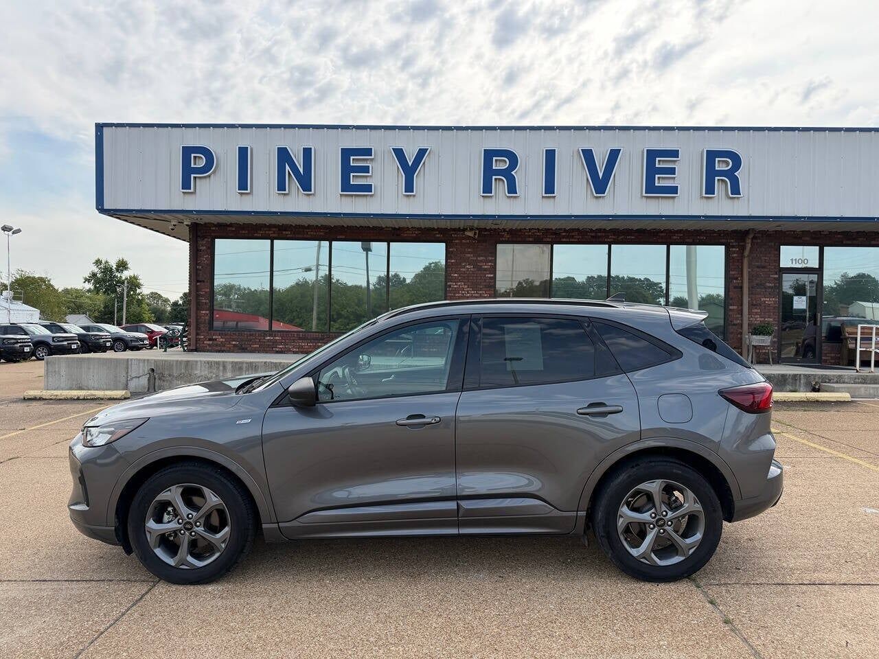 2024 FORD Escape