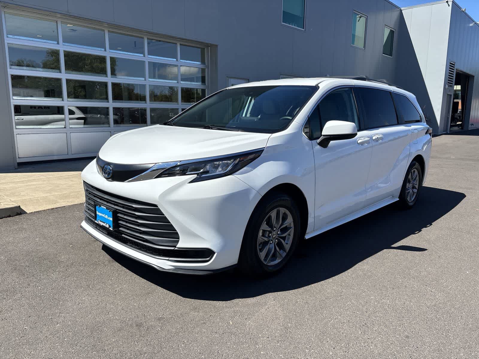 2022 TOYOTA Sienna