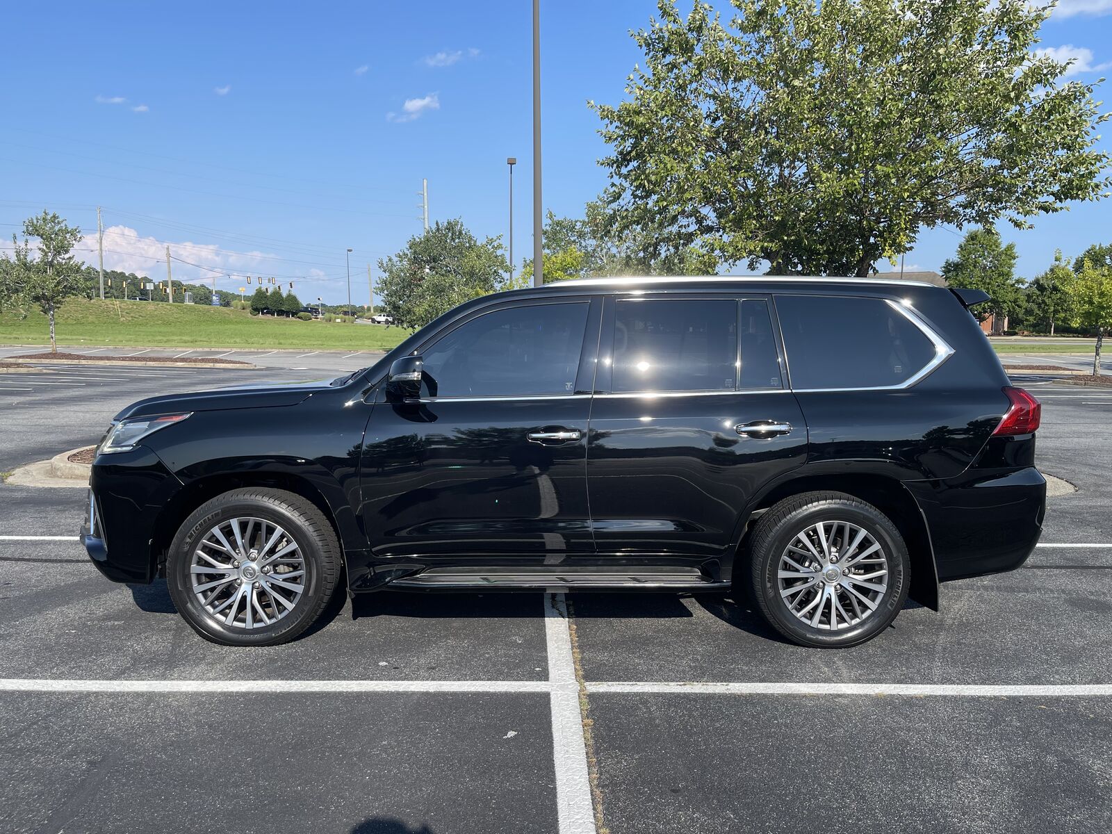 2018 LEXUS LX