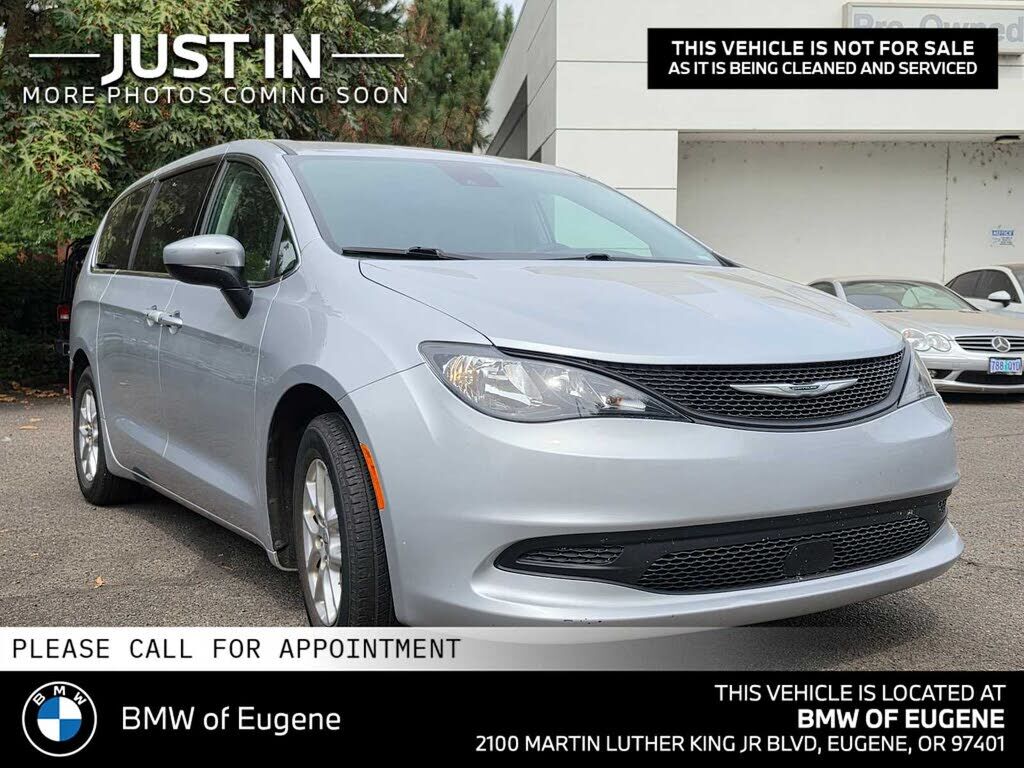 2023 CHRYSLER Voyager