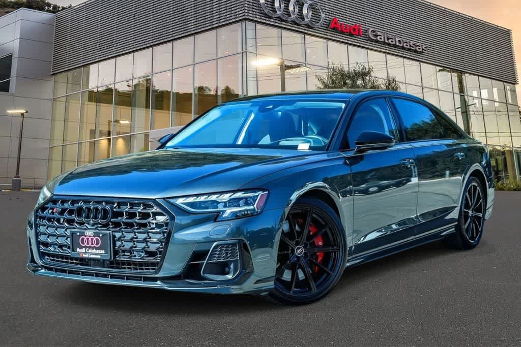 2023 AUDI S8
