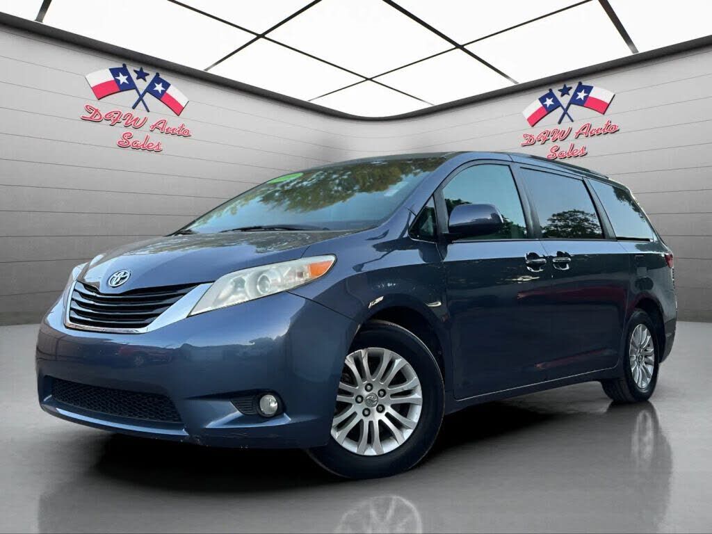 2015 TOYOTA Sienna
