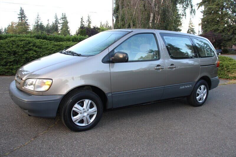 1999 TOYOTA Sienna