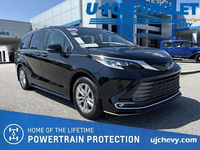 2025 TOYOTA Sienna
