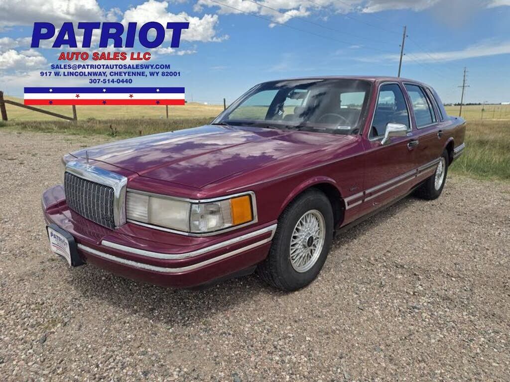 1993 LINCOLN Town Car