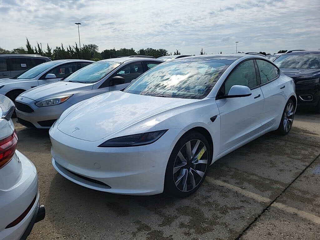 2024 TESLA Model 3