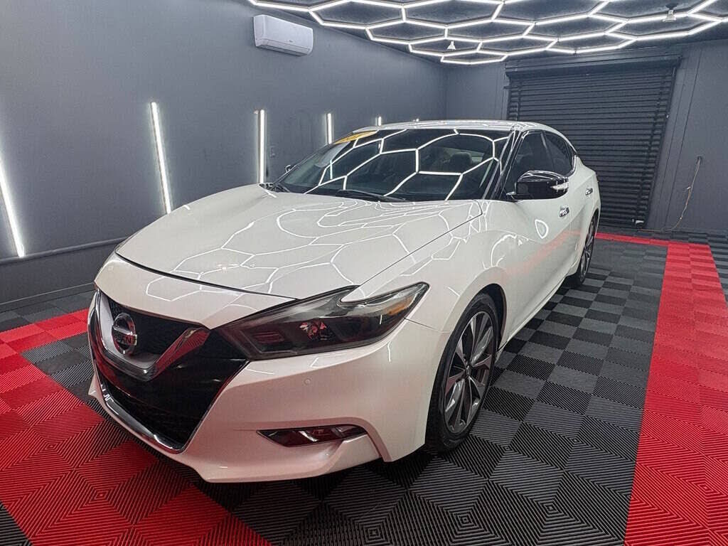 2017 NISSAN Maxima