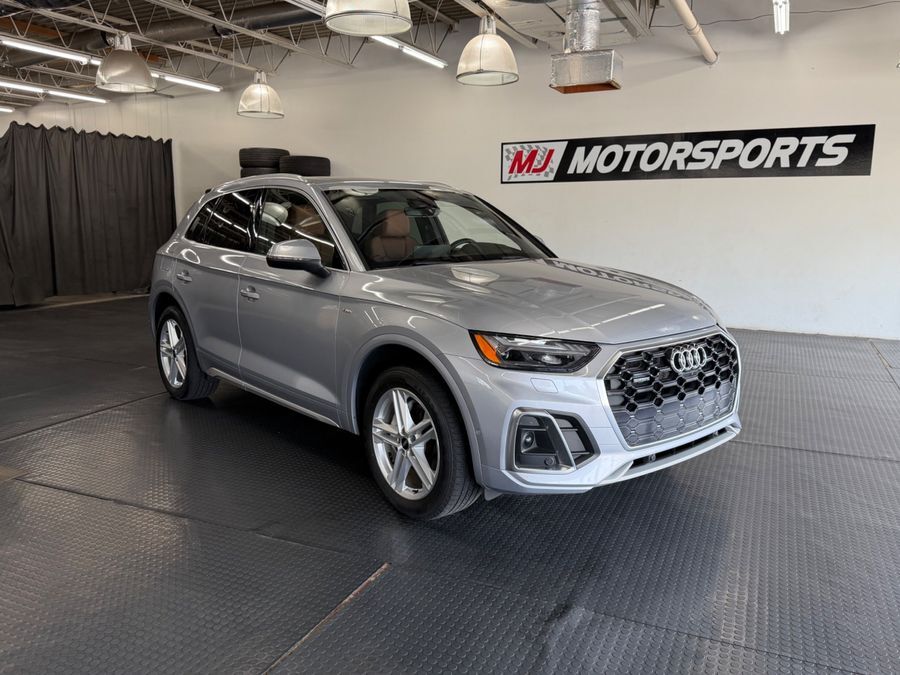 2021 AUDI Q5 e