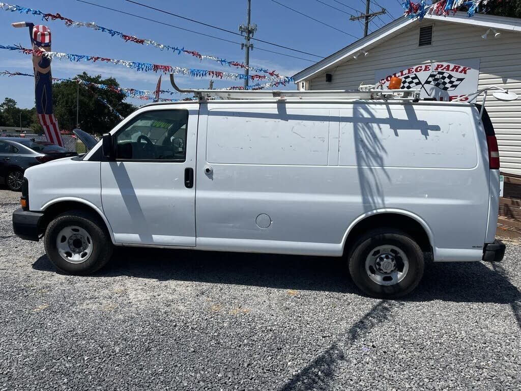 2011 CHEVROLET Express
