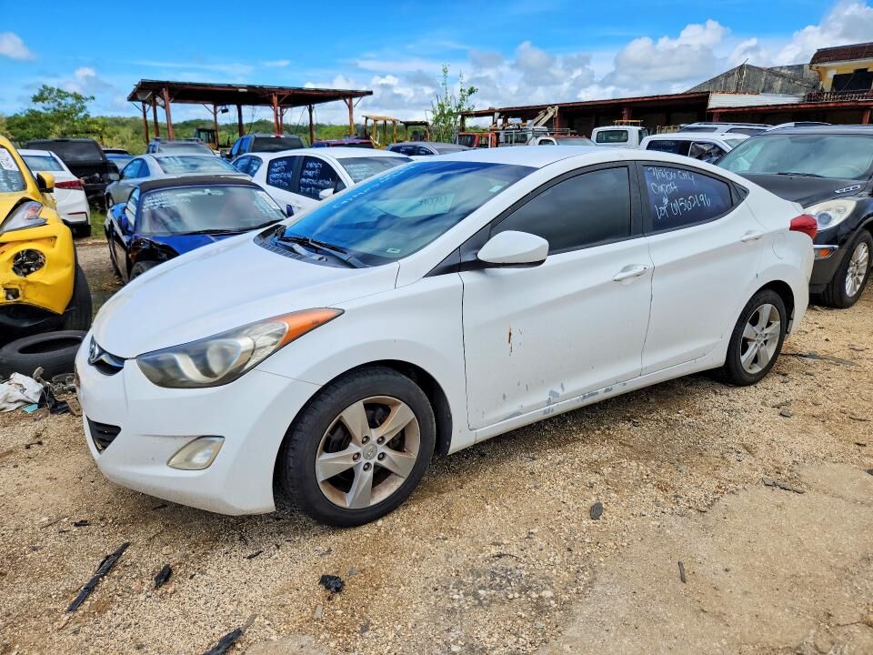 2012 HYUNDAI Elantra