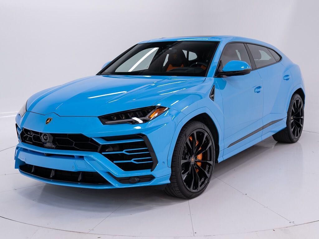 2022 LAMBORGHINI URUS