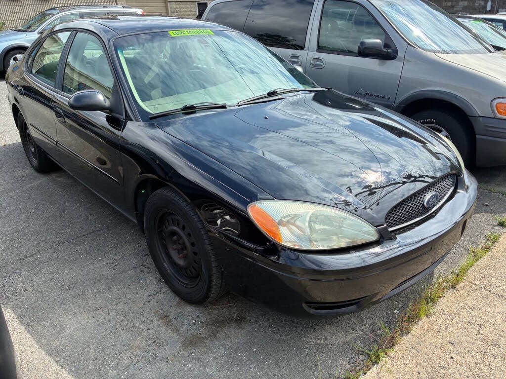 2004 FORD Taurus