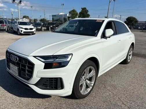 2022 AUDI Q8