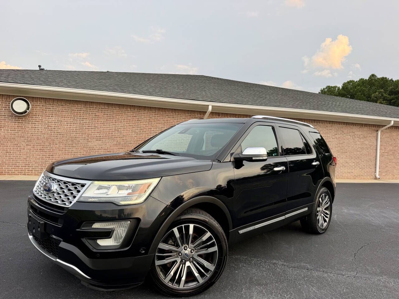 2017 FORD Explorer