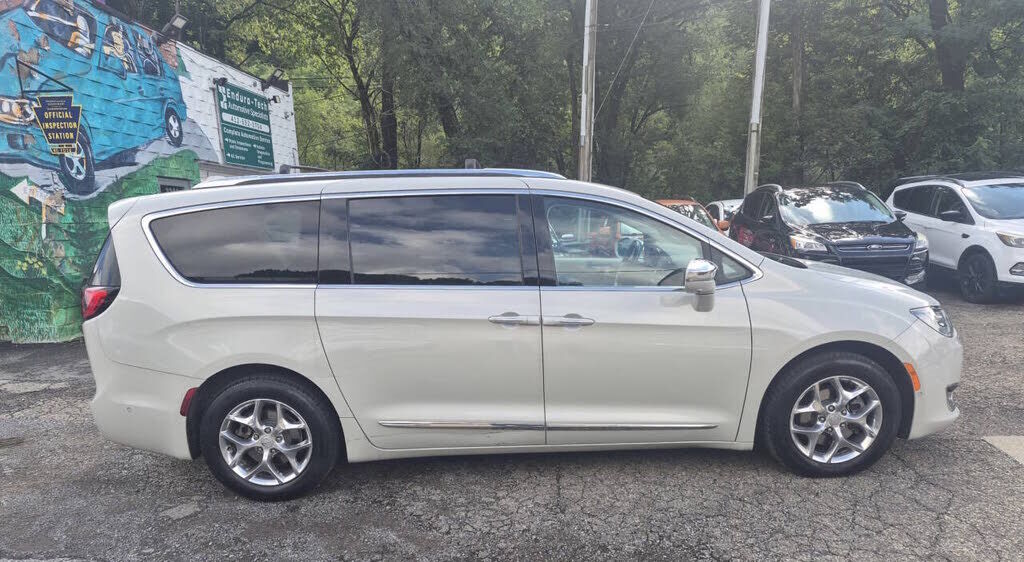 2017 CHRYSLER Pacifica