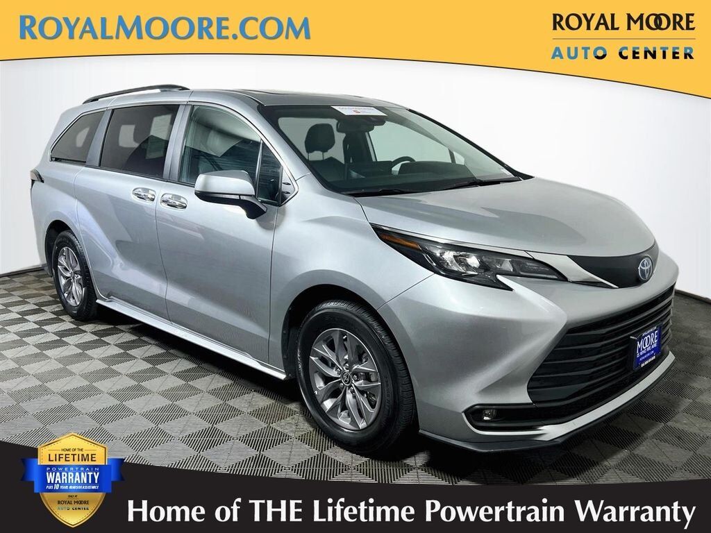 2025 TOYOTA Sienna