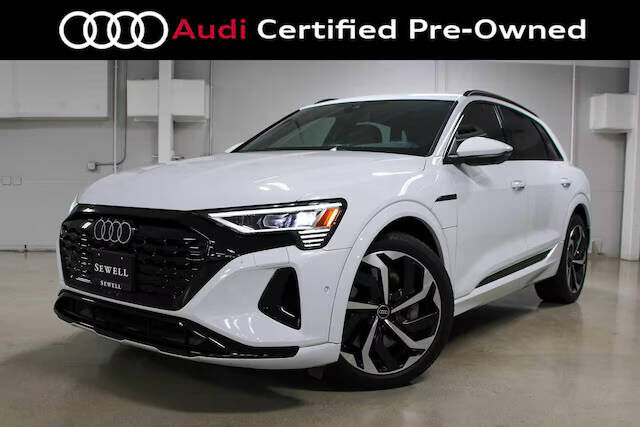2024 AUDI Q8