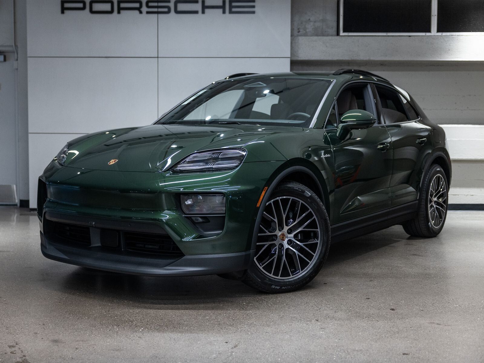 2026 PORSCHE Macan